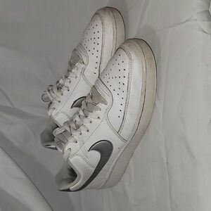 Nike Court Vision Low Sneaker, White Silver, Women's size 9, CD5434-111 (USED)